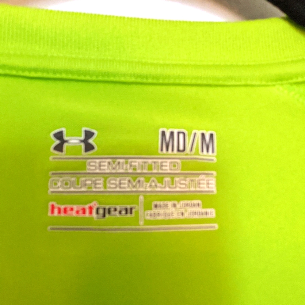Under Armour Active wear V-neck Long Sleeve Shirt- Women's Size Medium - Picture 3 of 6